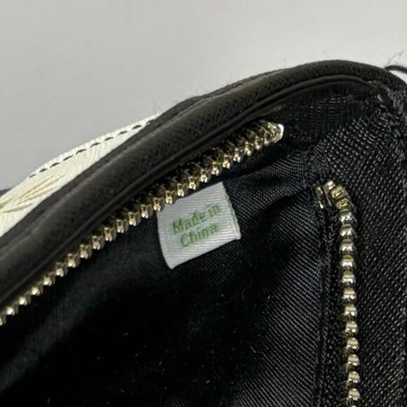 Vera Bradley Laser Cut Flowerlines Wristlet Black White Faux Leather NWOT - Picture 8 of 13